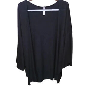 Lyss Loo Black Kimono with 3/4 Bell sleeves